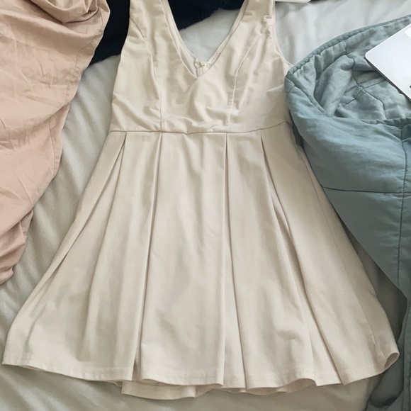 White Flowy Tobi Dress - Picture 2 of 3